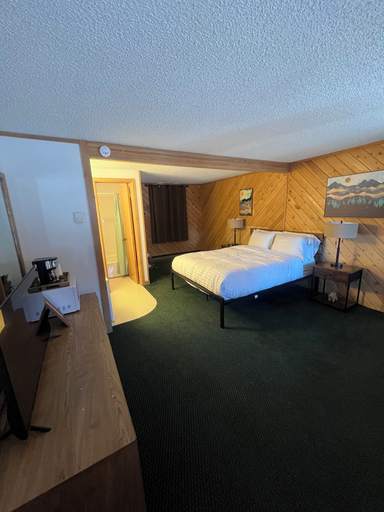 Bedroom 2, Lone Eagle Lodge, Grand