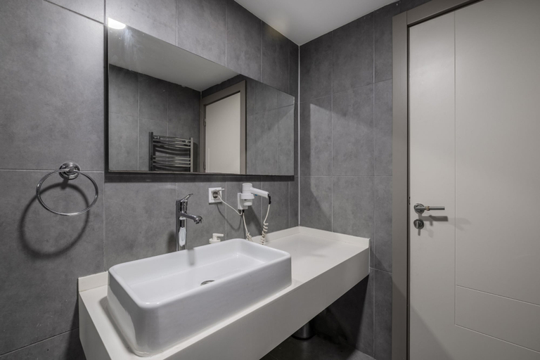 Room 5, Residence 30 min to Istanbul Airport, Bağcılar