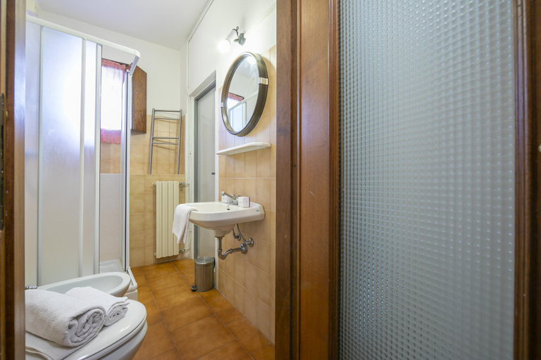 Room 4, Sergio Il Gufo- Flowers - Historic Center, Brescia