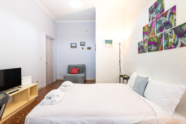 Room 2, Magi Apartment in Rome, Rome