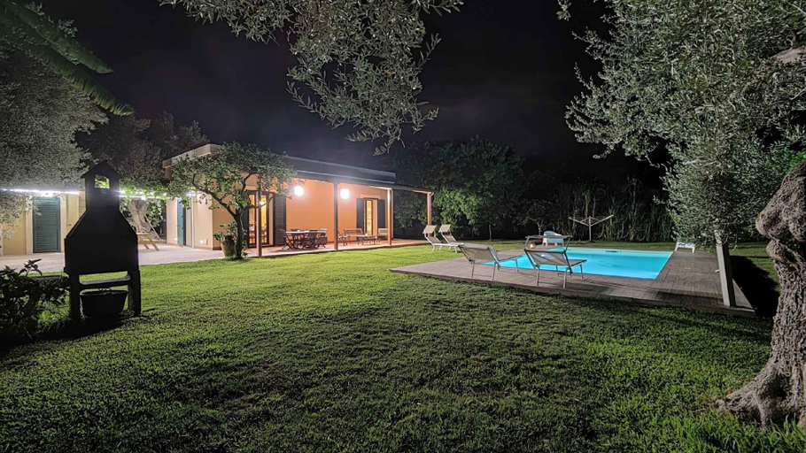 Room 4, Casale Della Pergola With Cottage Sugarcane Pool, Syracuse