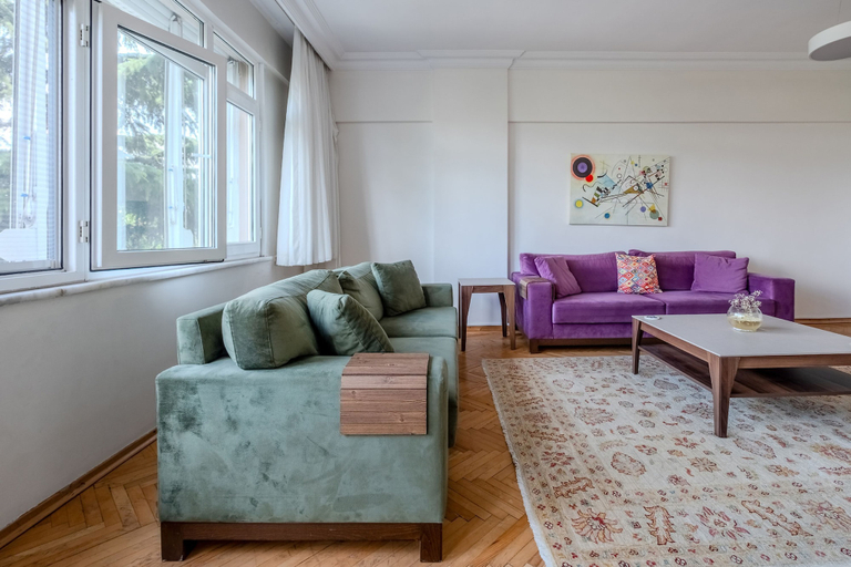 Room 4, Flat With Balcony 4 min to Akmerkez Mall in Etiler, Beşiktaş