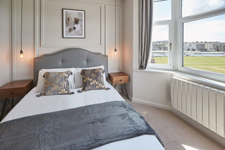 Others 5, Host Stay Umpire s Watch North Marine House, North Yorkshire
