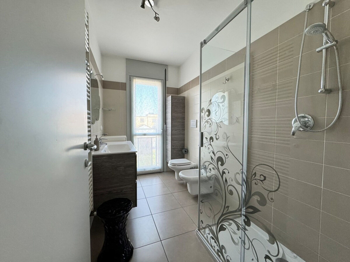 Room 2, Modern and Peaceful Apartment With Balcony, Milano