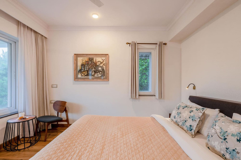 Bedroom 5, Luxe Apt w Balcony Rooftop Pool 15 min to Beach, North Goa