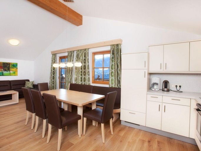 Others 4, Apartment in Wald near Ski Slopes, Zell am See