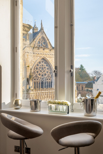 Room 2, Cathedral View in Exeter, Devon