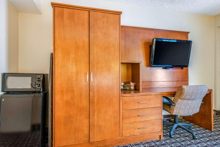Bedroom 10