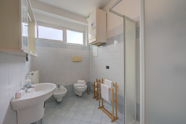 Room 5, Casa Elena in Riva del Garda, Trento