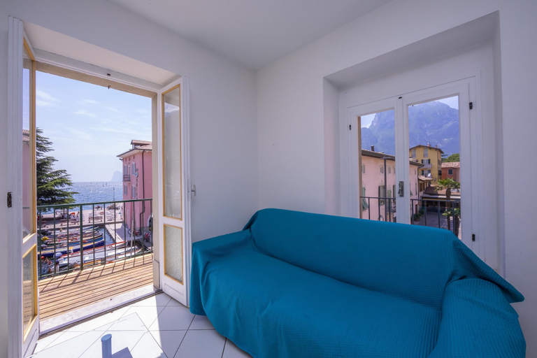 Room 2, Dogana Best Lake View, Trento