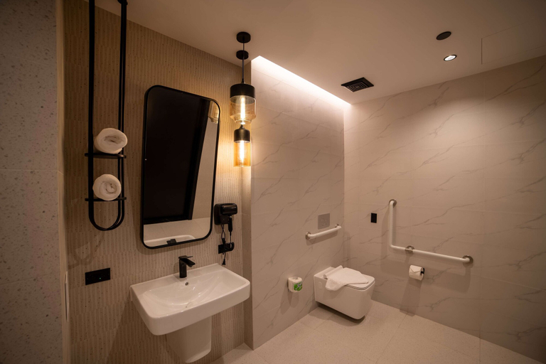 Bathroom 3, Aiden By Best Western Georgetown Guyana, City of Georgetown