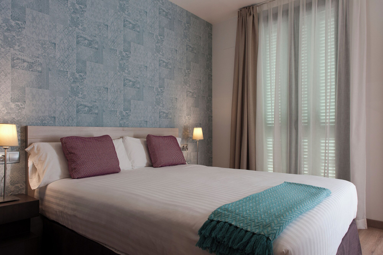 Bedroom 4, MH Apartments S. Familia, Barcelona