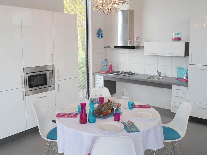 Private kitchen, Modern Chalet With a Fireplace in a Holiday Park, Langedijk