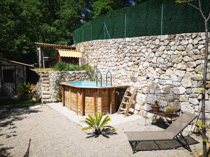 Others 5, Campagnole, Var