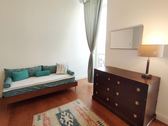 Others 2, Jump Into the Lull Apartment, Faro