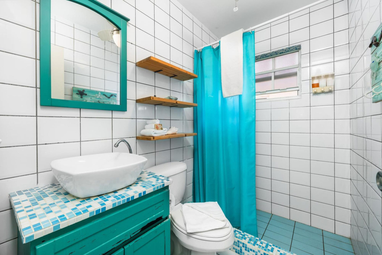 Bathroom, Quiet Cozy Central 2br1ba w Private Pool BBQ