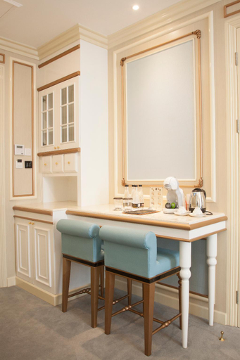 Dining Room 6