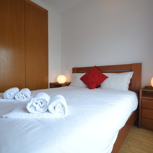 Room 3, Sunshine - Com Vista Para a Piscina, Alcobaça