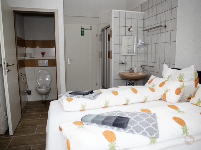 Bedroom 3, Bianca`s Hotel Restaurant, Lörrach