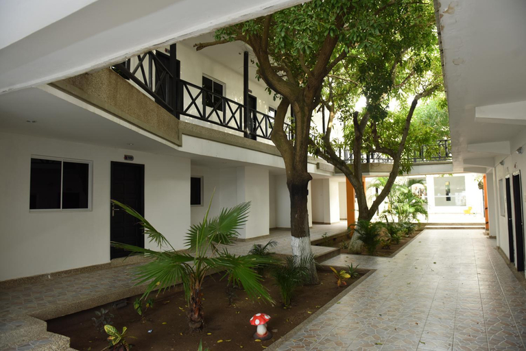 Exterior & Views