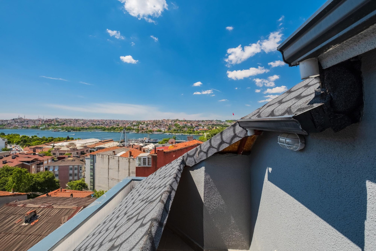 Room 3, Sea View Duplex w Terrace in Goldenhorn, Beyoğlu