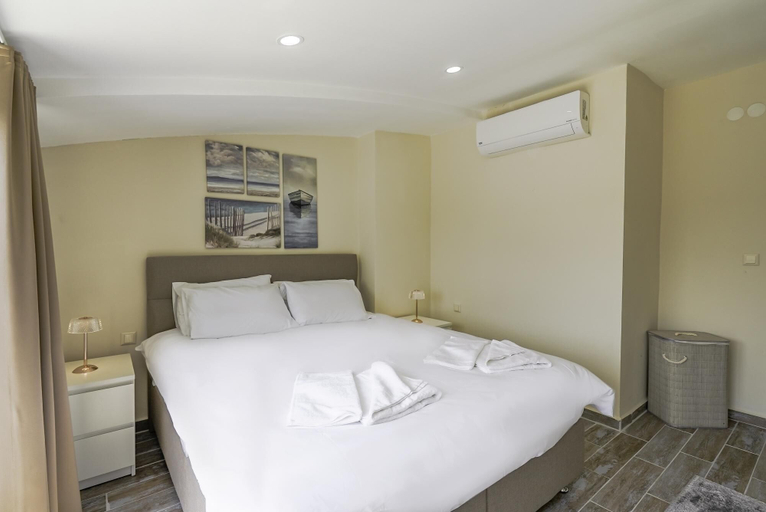 Others 2, Flat w Shared Pool and Balcony 8 min to Beach, Serik
