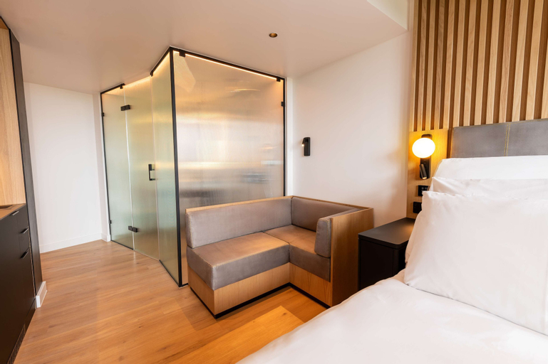 Bedroom 27