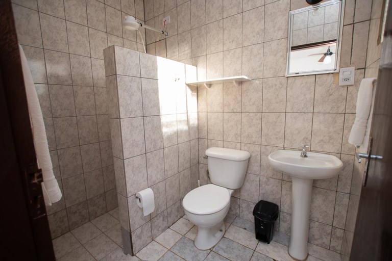 Bathroom 3, Chales da Cuesta, Pardinho