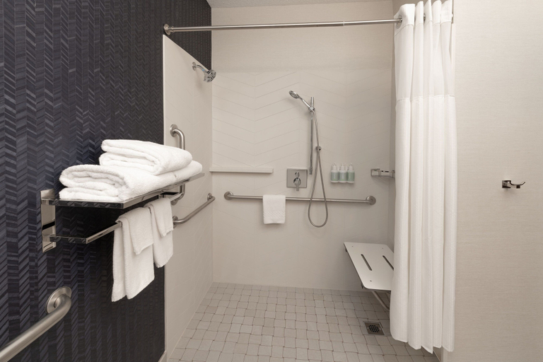 Bathroom 3, Fairfield Inn and Suites by Marriott Frankenmuth, Saginaw