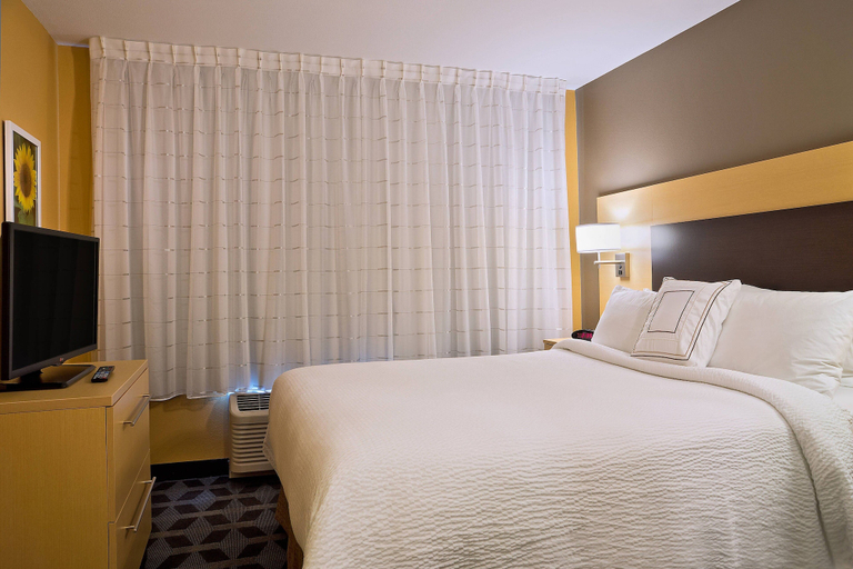 Bedroom 4, TownePlace Suites by Marriott Dodge City, Ford