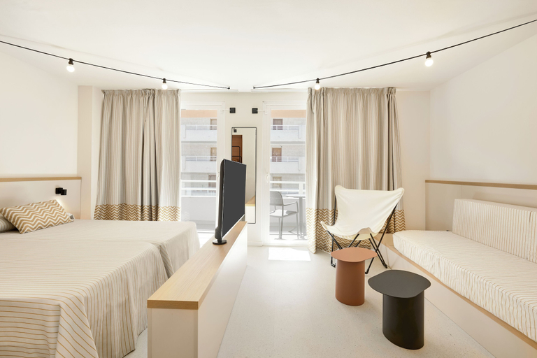 Bedroom 4, tent Calvia Beach, Baleares