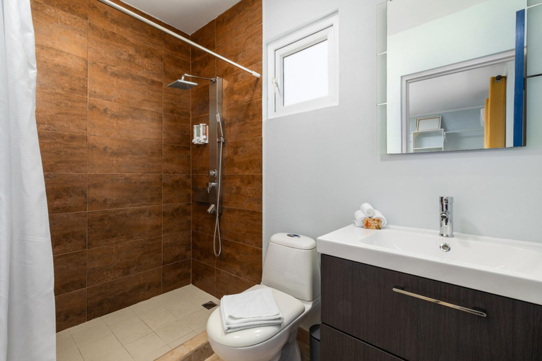 Bathroom 4, Tranquil 2br2ba Close to the Beach Shared Pool