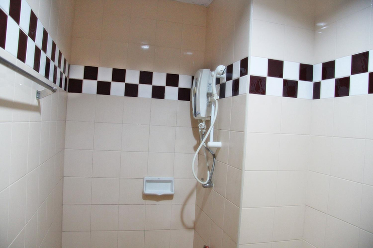 Bathroom, mana residence, Hat Yai
