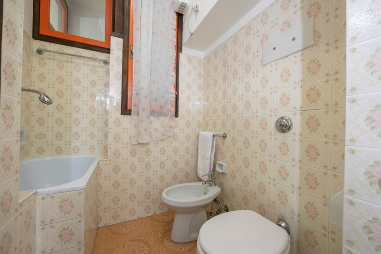 Room 2, Sergio Il Gufo - Orange in Historic Cente, Brescia