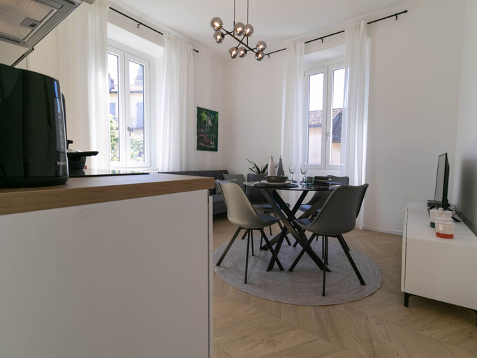 Room 4, Lake River Apartment, Lecco