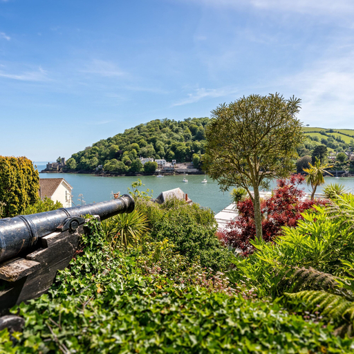 Room 5, Two Guns in Kingswear, Devon