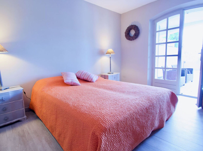 Room 3, Rigaous - St. Raphael, Var