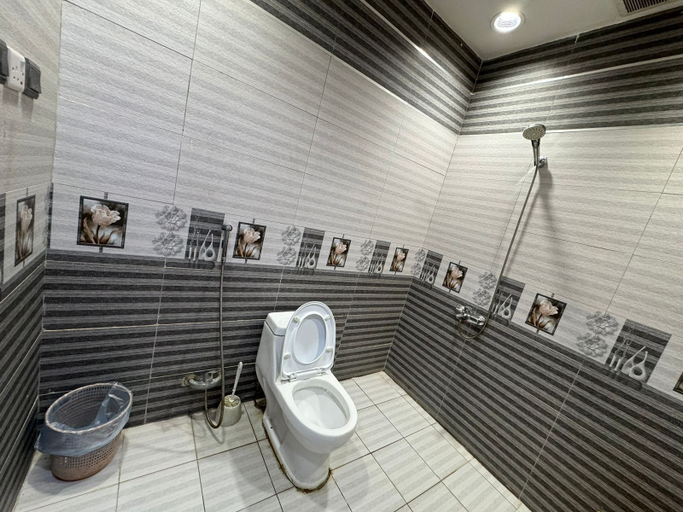 Bathroom 2, VIP resort chalet - 18, Riyadh