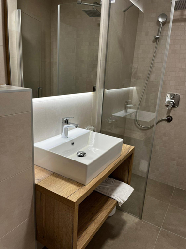 Bathroom 2, MEMORI bed&breakfast, Lopar/Supetarska Draga