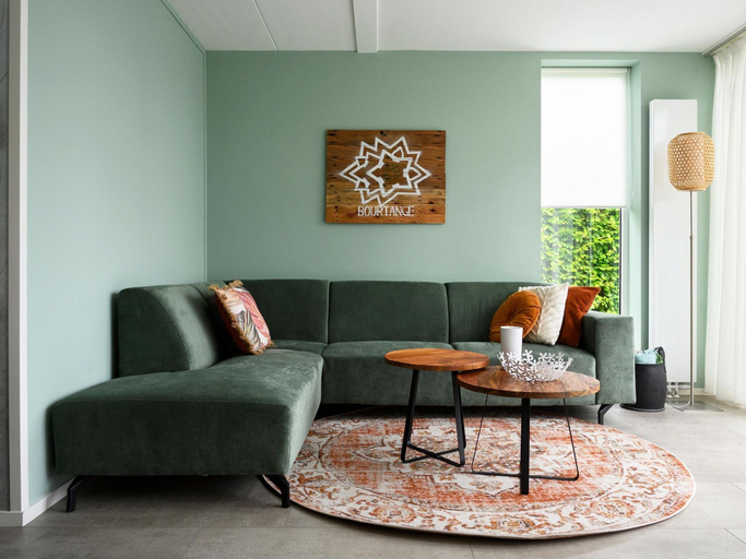 Living area 2, House with sauna, outdoor spa and pedal boat, Vlagtwedde