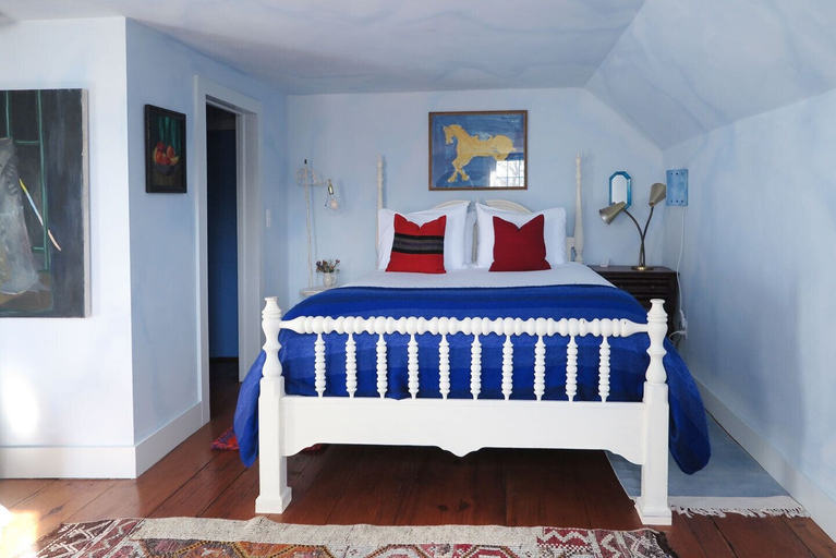 Bedroom 2, Eileen of Mystic, New London