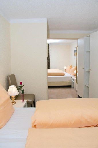 Bedroom 3, Hotel Albergo Mamma Rosa, Wunsiedel im Fichtelgebirge