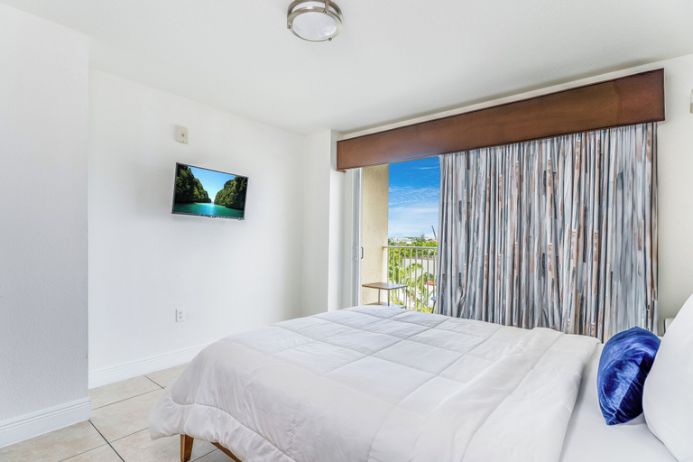 Bedroom 3, South River Suites, Miami-Dade