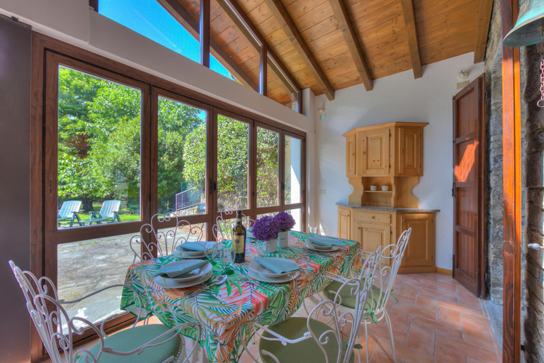 Room 4, Villa Il Castagno Few Min From Beach, Varese