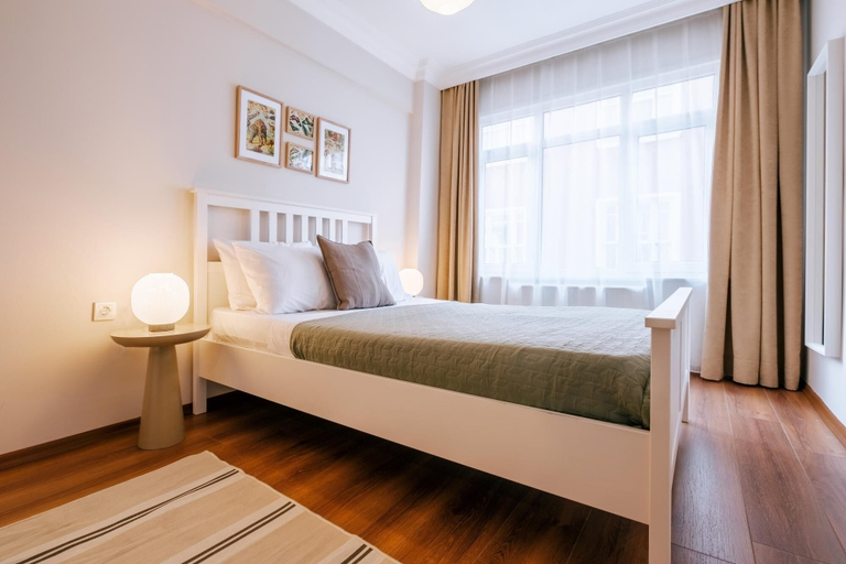 Room 2, Charming Oasis w Balcony 5 min to Bull Statue, Kadıköy