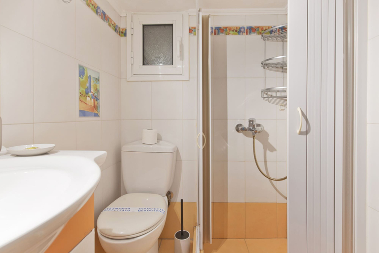 Room 5, Irida With 1 Bedrooms and 1 Bathrooms, Attica