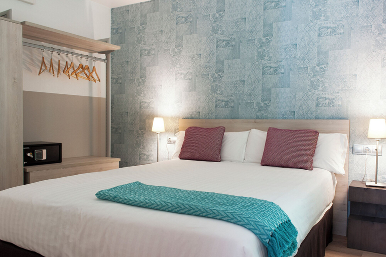 Bedroom 4, MH Apartments S. Familia, Barcelona