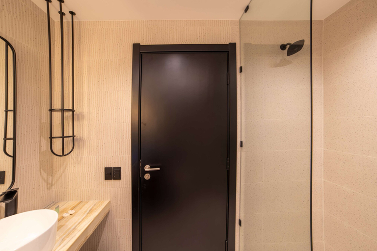 Bathroom 3, Aiden By Best Western Georgetown Guyana, City of Georgetown