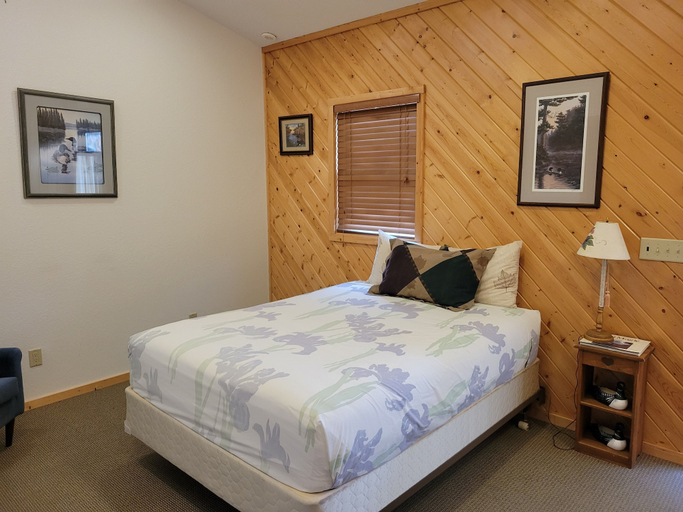 Bedroom 2, The Lodge, Bayfield