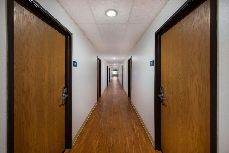 Others 5, WoodSpring Suites Columbus Southeast, Franklin
